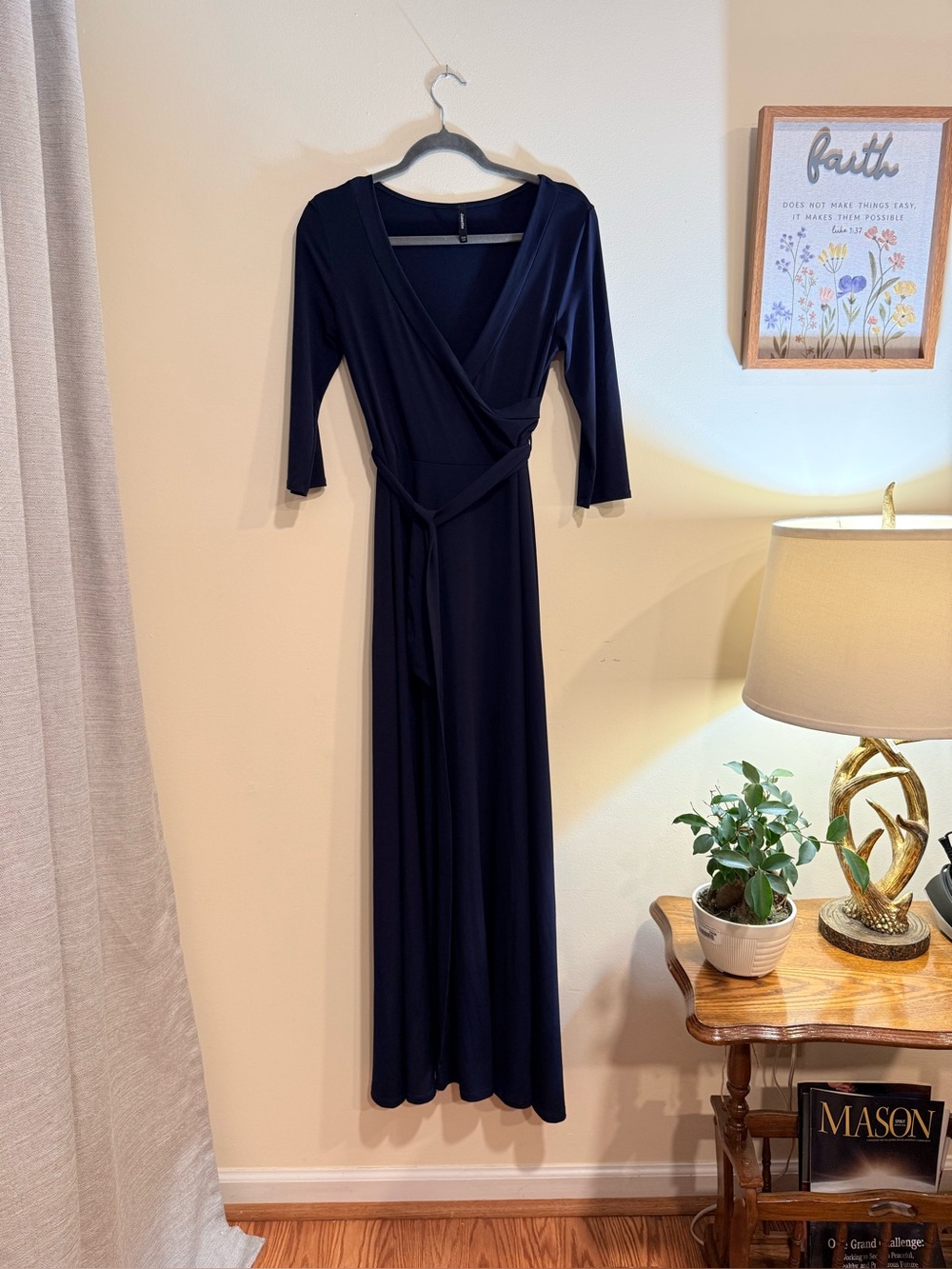 Classic Navy Maxi Dress - Janette brand size small